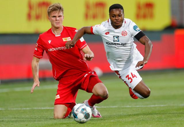 其中包含对 其中包含对